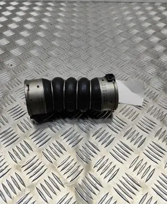 BMW 5 F10 F11 Intercooler hose/pipe 8513451