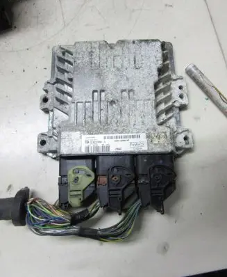 Ford C-MAX II Engine control unit/module av6112a650yg