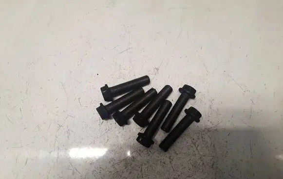 Iveco Daily 30.8 - 9 Nuts/bolts 