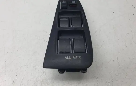 Toyota Avensis T250 Quarter vent window switch 94820-05100