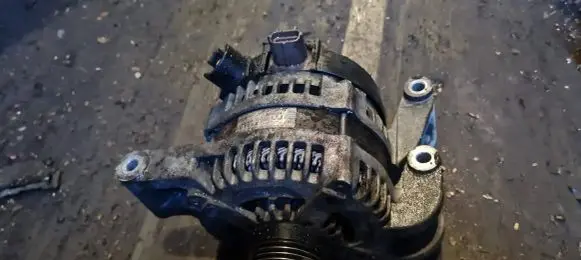 Volvo V50 Generator/alternator 30795494 3M5T10300VD