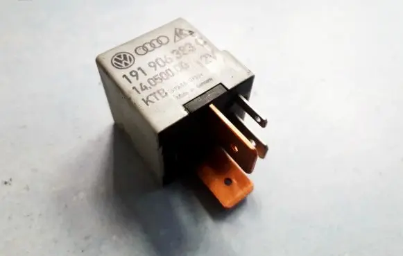 Volkswagen Golf III Other relay 191906383C 14050000