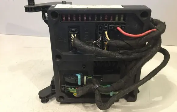Volkswagen Sharan Fuse module S108151001