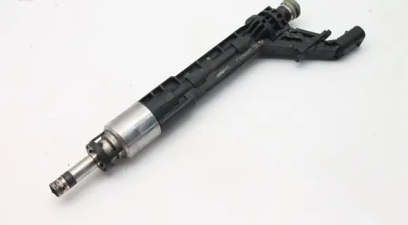 Audi A4 S4 B9 8W Fuel injector 06M906036K