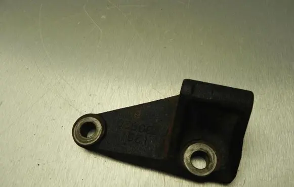 Toyota Urban Cruiser (XP110) Engine mounting bracket 12533020 VD9300