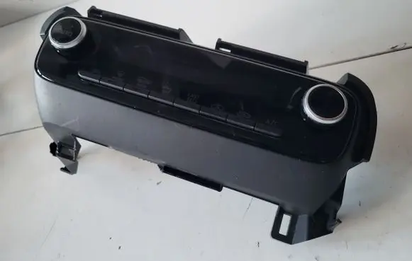 Toyota Yaris XP210 Climate control unit 55900K0280