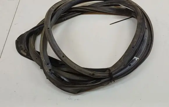 Toyota Yaris Rubber seal front coupe door 