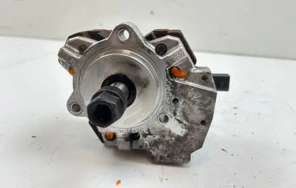 BMW X5 E53 Fuel injection high pressure pump 7788678