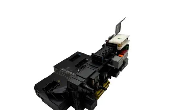 Mercedes-Benz C W204 Fuse module 2049006301 5DK00922514