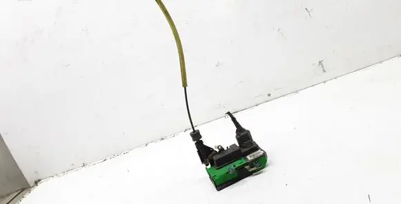 Volvo S60 Front door lock 30634618