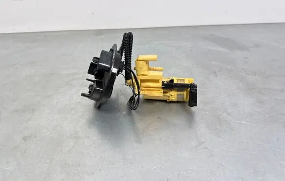 Mercedes-Benz C W205 In-tank fuel pump A2054701694