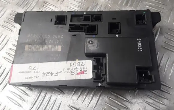 Mercedes-Benz E W211 Door control unit/module 2118207526 211820752601