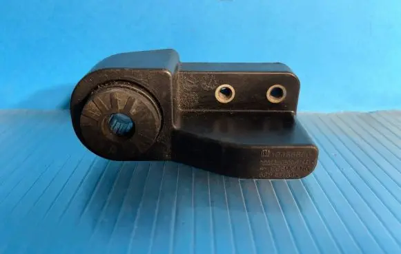 Opel Astra K Radiator mount bracket 13466590