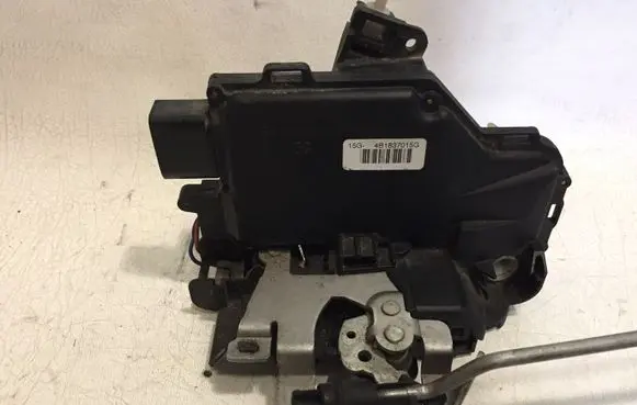 Audi A4 S4 B6 8E 8H Front door lock 4B1837015G