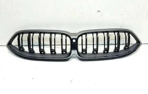 BMW M8 F91 F92 G14 G15 Front bumper upper radiator grill