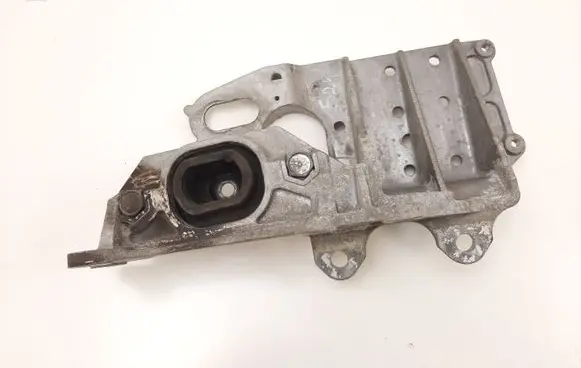 Nissan Qashqai Engine mount bracket 8200395661