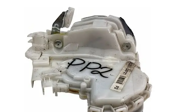 Suzuki Vitara (LY) Front door lock 8220154P21
