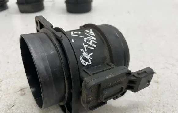 Skoda Octavia Mk3 (5E) Mass air flow meter 04L906461B