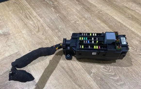 Jaguar F-Pace Fuse LX7314A073HA
