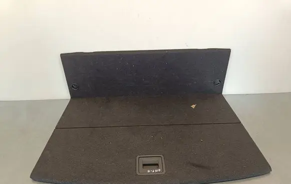 Volkswagen Golf VII Trunk/boot floor carpet liner