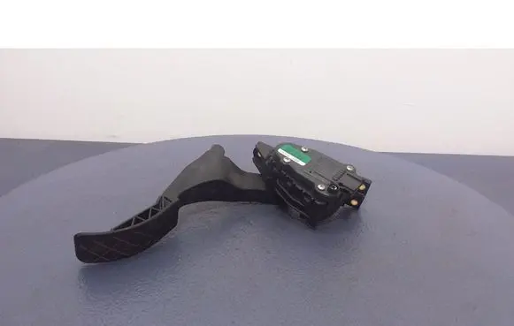 Audi A2 Accelerator throttle pedal 8Z0820043