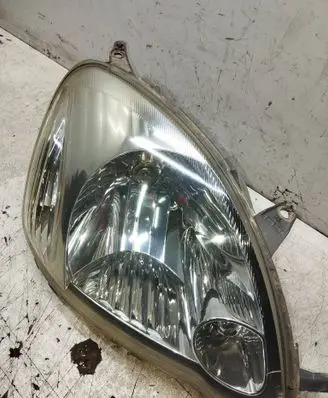 Toyota Yaris Headlight/headlamp 811500d081