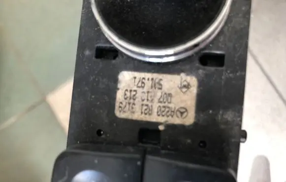 Mercedes-Benz S W220 Electric window control switch A2208213429 501971