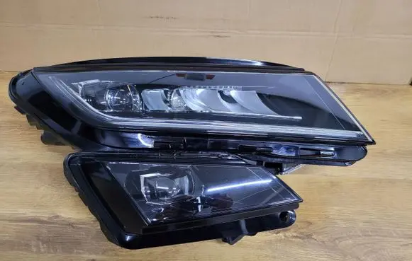 Skoda Karoq Headlight/headlamp