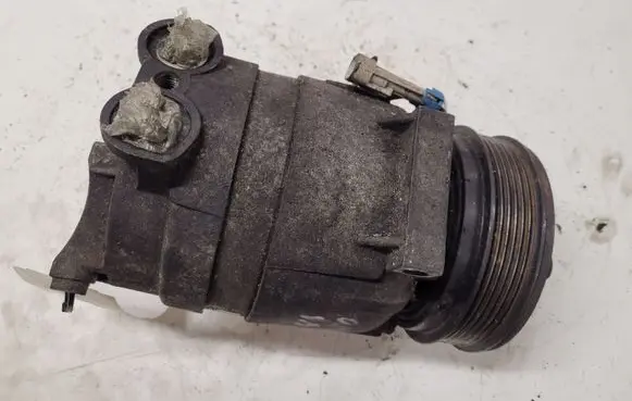 Opel Insignia A Air conditioning (A/C) compressor (pump) 7197 J639 13197197