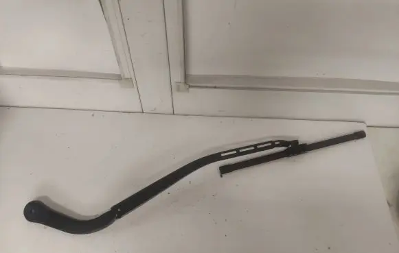BMW 3 E92 E93 Front wiper blade arm 7171641