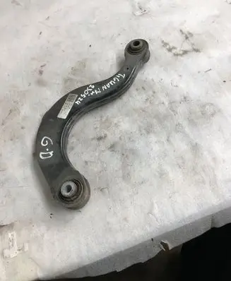 Volkswagen Tiguan Rear upper control arm/wishbone 5q0505323
