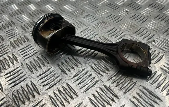 Skoda Octavia Mk2 (1Z) Piston with connecting rod CBZ