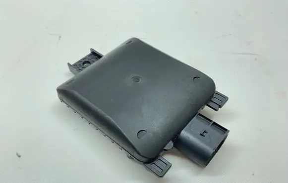 Volkswagen Golf VIII Distronic sensor radar 2Q0907686D 6PZ01349811