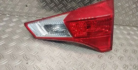 Toyota RAV 4 (XA40) Tailgate rear/tail lights 