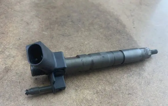 BMW 5 F10 F11 Fuel injector 7805428 13537805428