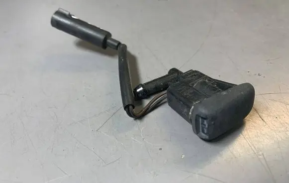 Windshield washer spray nozzle