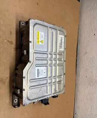 Voltage converter inverter