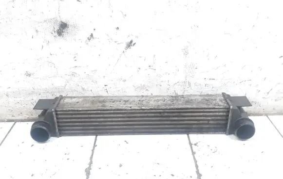BMW 5 E39 Intercooler radiator 17512247359 2247359