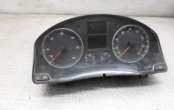 Volkswagen Jetta V Speedometer (instrument cluster) 1K0920953D