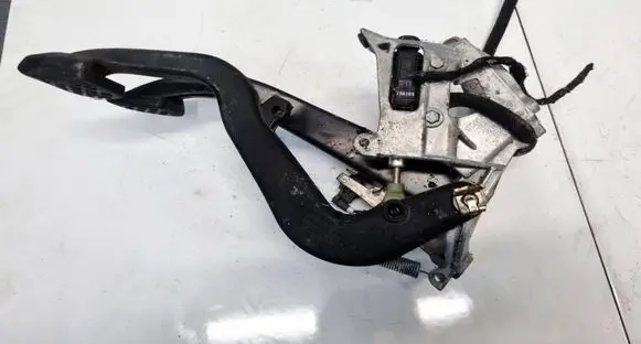 BMW 3 E90 E91 Clutch pedal 35316762250