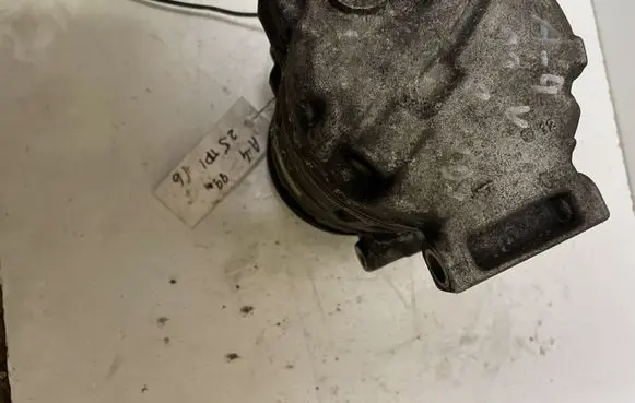 Audi A6 S6 C4 4A Air conditioning (A/C) compressor (pump) 4B0260805C