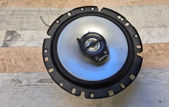Volkswagen Fox Front door speaker