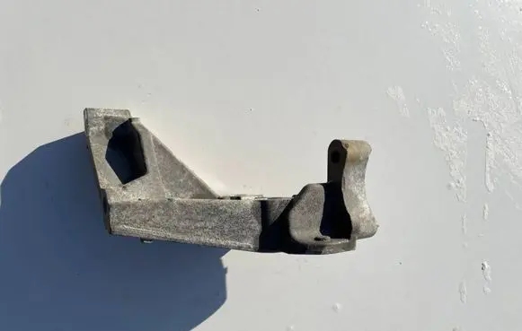 Ford Explorer Front differential bracket 7T41137A444