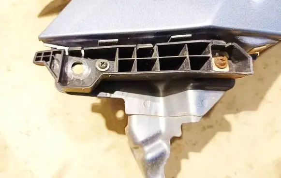 Hyundai Santa Fe Front bumper mounting bracket