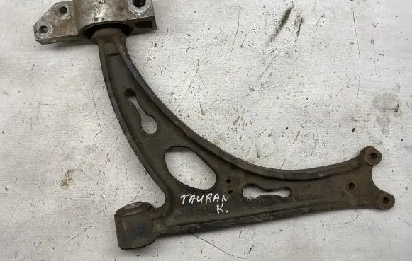 Volkswagen Touran I Front lower control arm/wishbone 1K0407153G