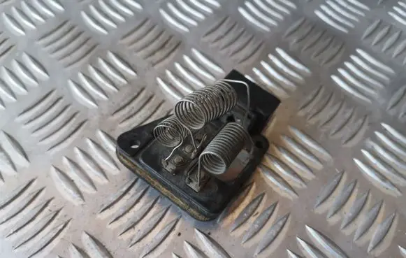 Mercedes-Benz 190 W201 Heater blower motor/fan resistor