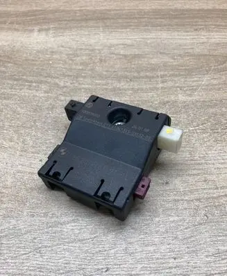 BMW 3 E90 E91 Aerial antenna amplifier 9141491 10819610
