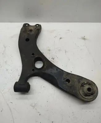Toyota Avensis T270 Front lower control arm/wishbone