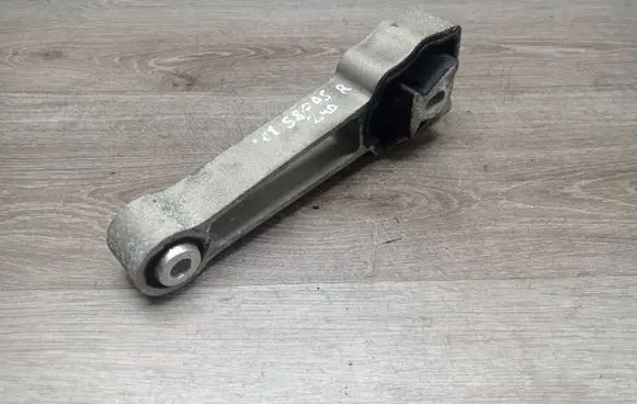 Volvo S80 Engine mount bracket 6G926P082GC