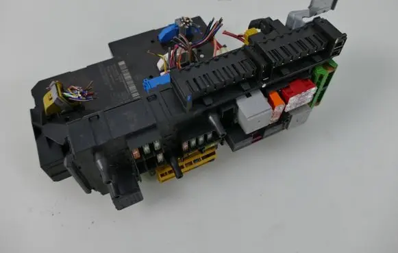 Mercedes-Benz C W204 Comfort/convenience module 2049060305